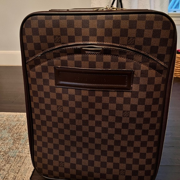 SOLD!Authentic Louis Vuitton Damier Pegase 45 - Picture 2 of 15